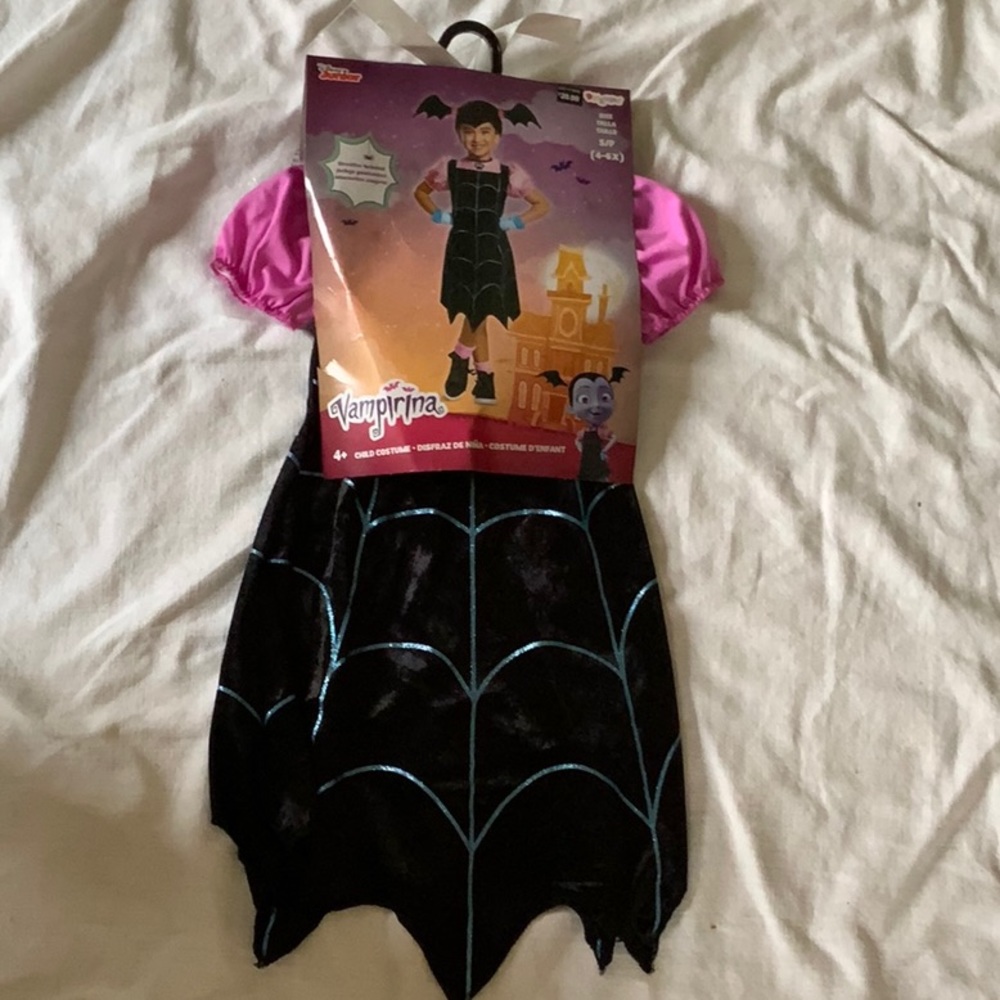 NWT Disney Vampirina Costume